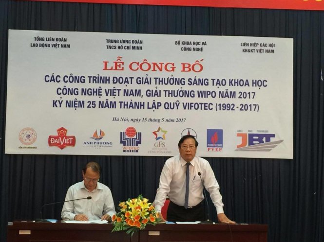 45 công trình thuộc 6 lĩnh vực khoa học và công nghệ được trao giải thưởng sáng tạo khoa học công nghệ Việt Nam năm 2016. (Thời sự sáng 17/5/2017)